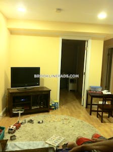 Brookline Apartment for rent 2 Bedrooms 2 Baths Beaconsfield - $2,900 No Fee