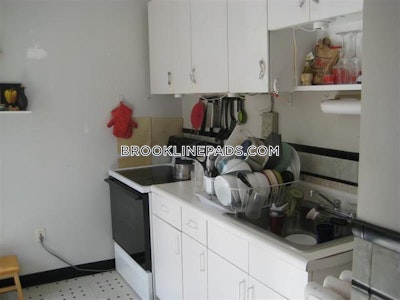 Brookline 3 Beds 2 Baths  Boston University - $5,400 No Fee