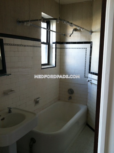 Medford 1 Bed 1 Bath MEDFORD  Wellington - $1,850 No Fee