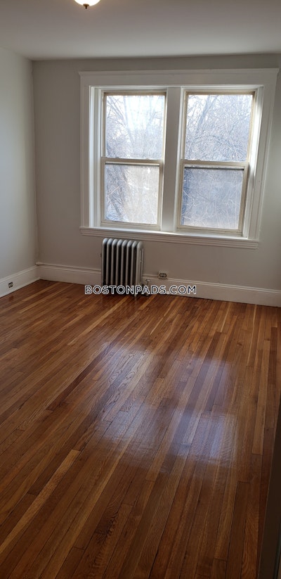 Brookline 4 Beds 1.5 Baths Brookline  Boston University - $6,800 50% Fee