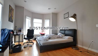 Allston 6 Beds 2 Baths Boston - $6,500
