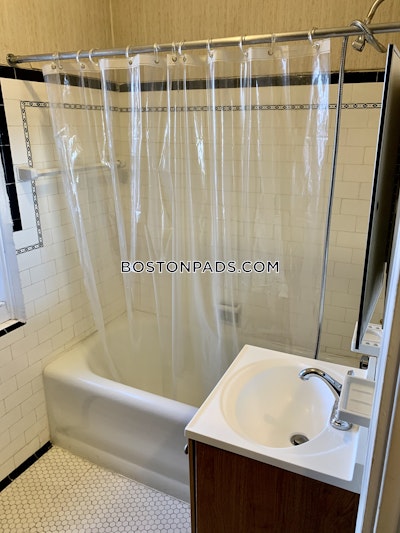 Medford Studio, 1 bath available now on Fellsway West in Medford!  Medford Square - $1,695