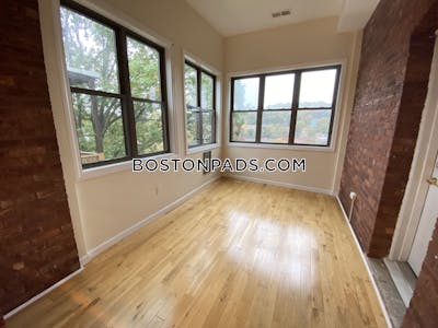 Brookline 3 Bed 2 Bath BROOKLINE- WASHINGTON SQUARE $3,900  Washington Square - $3,900 No Fee