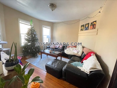 Mission Hill Welcoming 4BD 1BA Mission Hill Apartment Boston - $4,500