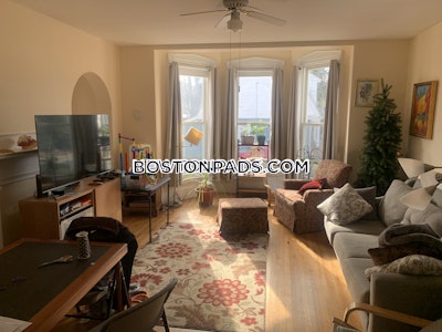 Newton 3 Beds 1 Bath  Newtonville - $3,895