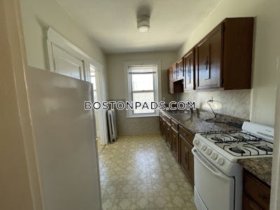 Malden Spacious 1 Bed 1 Bath Apartment Available on Maple Street in Malden!!  - $2,100