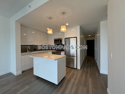 West End 1 Bed 1 Bath + Den Boston - $7,484