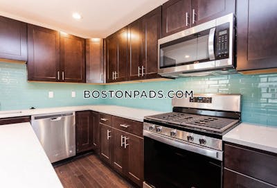 Medford 5 Beds 4.5 Baths  Wellington - $5,700 No Fee