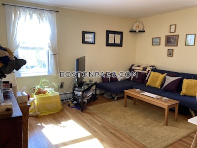 Somerville Excellent 2 bed 1 bath available 9/1 on Somerville Ave in Somerville!  Porter Square - $3,500