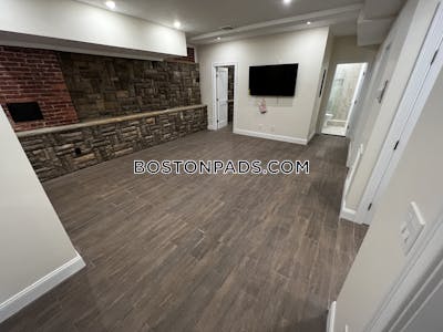 Brookline Modern 3 bed 2 bath available NOW on Beacon St in Brookline!   Washington Square - $4,400 No Fee