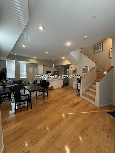 Allston Stunning 5 Beds 2.5 Bath Townhouse in Allston! Boston - $6,500