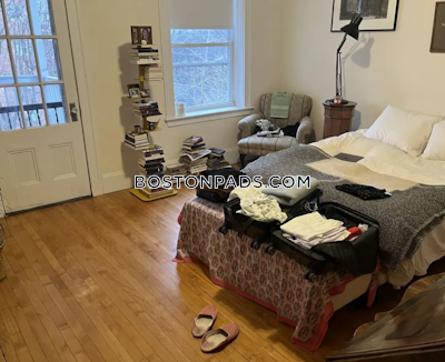 Cambridge 3 Beds 1 Bath  Central Square/cambridgeport - $3,800