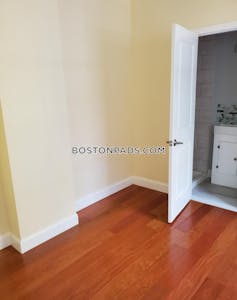 Cambridge Nice 2 Bed 2 Bath available 9/1 on Hancock St. in Cambridge   Central Square/cambridgeport - $3,300
