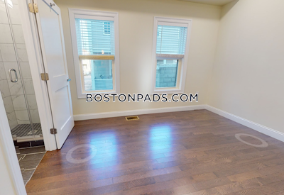 Medford 5 Beds 5.5 Baths  Wellington - $5,995