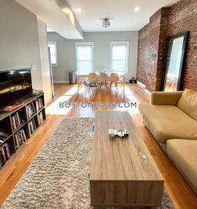 East Boston 3 Beds 2 Baths Boston - $4,500 No Fee