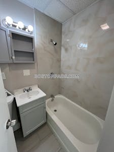 Lynn 1 Bed 1 Bath LYNN $1,800 - $1,800 No Fee