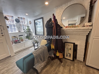 Beacon Hill Bright and Charming 2BD 1BA Beacon Hill Apartment  Boston - $2,900 No Fee