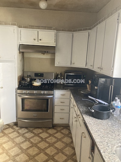 Medford 4 Beds 1.5 Baths  Tufts - $3,700