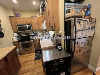 Somerville 2 Bed 1 Bath SOMERVILLE  West Somerville/ Teele Square - $2,975