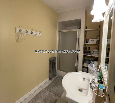 Quincy 3 Bed 2 Bath QUINCY  West Quincy - $3,300