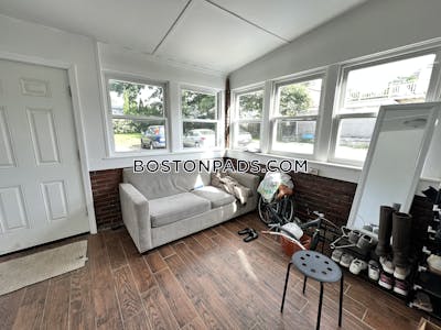 Brighton Great 4.5 bed 2 bath available 9/1 on Washington St in Brighton! Boston - $5,100