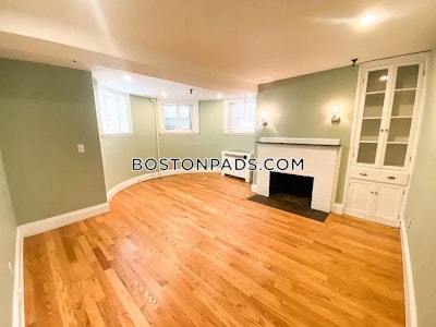Back Bay 1 Bed 1 Bath Boston - $2,850