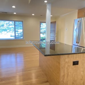 Brookline 2 Beds 1 Bath  Chestnut Hill - $3,645 No Fee