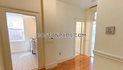 Fenway/kenmore Studio 1 Bath on Queensberry St in BOSTON Boston - $2,400 No Fee