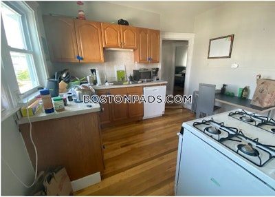Somerville 4 Beds 1 Bath  Tufts - $4,800