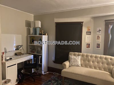 Somerville 4 Beds 1.5 Baths  Tufts - $6,250