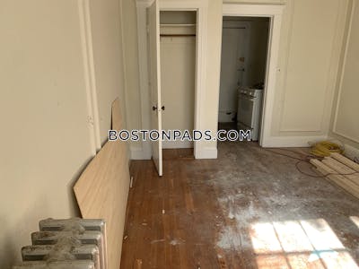 Brookline 1 Bed 1 Bath on James St in Brookline  Coolidge Corner - $2,650 No Fee