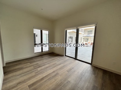 Newton Newly renovated Studio 1 bath available NOW on Los Angeles St in Newton!   Newtonville - $2,788