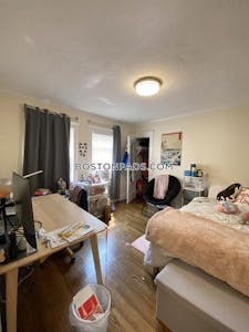 Medford Beautiful and spacious 3 Beds 1 Bath  Tufts - $4,200