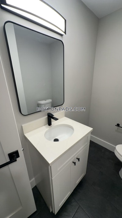 Somerville 8 Beds 3 Baths  Tufts - $4,500