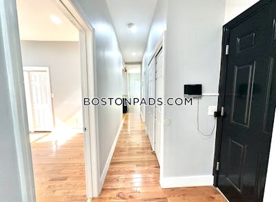 West Roxbury Polished 3BD/ 1BA West Roxbury Apartment Boston - $3,600 No Fee