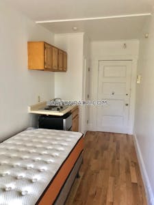 Brookline 0 Bed 1 Bath BROOKLINE- LONGWOOD AREA $1,795  Longwood Area - $1,795