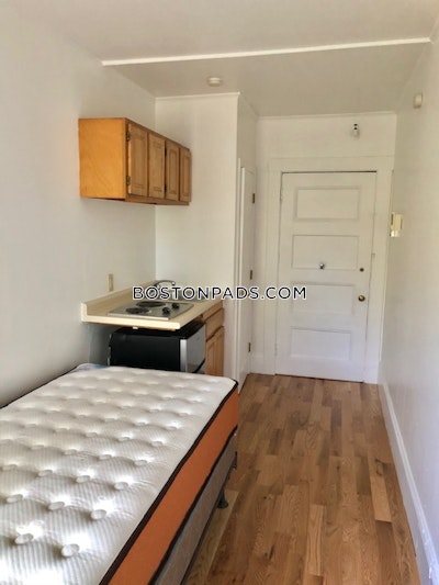 Brookline Studio Brookline  Boston University - $1,795
