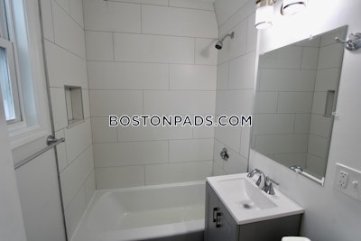 Everett Great 1 bed 1 bath available now on Forest St in Everett - $2,000 50% Fee