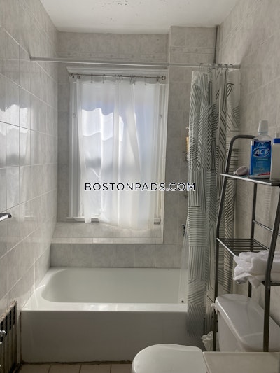 Somerville 3 Beds 1 Bath  Tufts - $3,600 No Fee