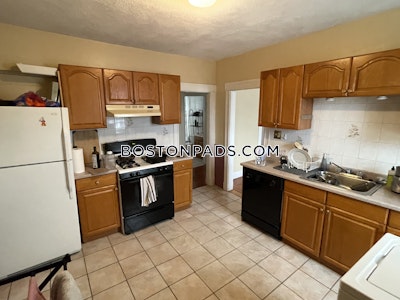 Somerville 3 Beds 1 Bath  Tufts - $3,700 No Fee