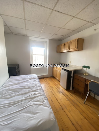 Back Bay Primely Located Studio on Beacon St in Back Bay Available for July 1st! Boston - $2,095