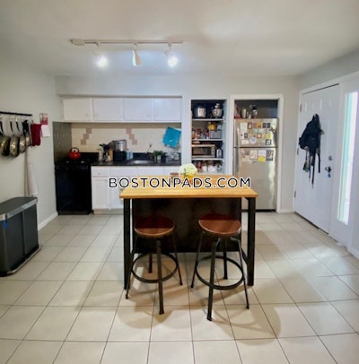 East Boston 2 Beds 1 Bath Boston - $2,575 No Fee