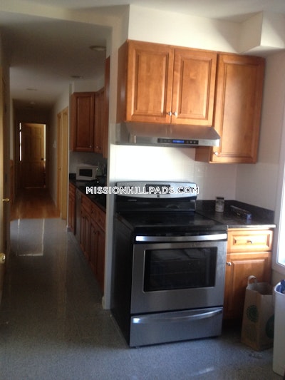 Fort Hill 4 Bed, 1.5 Bath Unit Boston - $3,900
