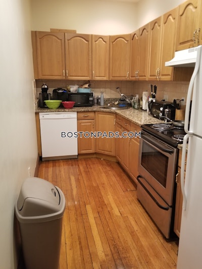 Brookline 3 Beds 2 Baths  Boston University - $4,300 No Fee