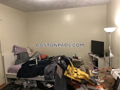 Mission Hill Great Studio 1 bath available NOW on Worthington St in Boston!  Boston - $2,200 No Fee