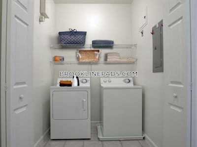Newton 2 Bed 2 Bath NEWTON  Chestnut Hill - $4,425