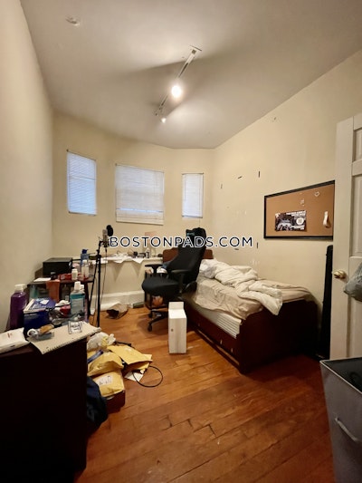 Brookline Apartment for rent 3 Bedrooms 1 Bath  Boston University - $4,900