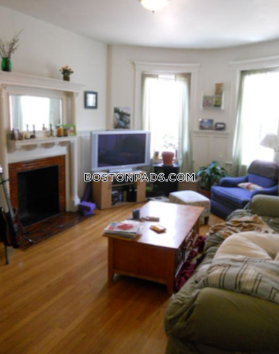 Brookline 2 Beds 1 Bath  Brookline Hills - $3,525 No Fee
