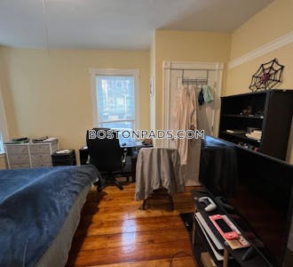 Somerville Apartment for rent 3 Bedrooms 1 Bath  Porter Square - $3,900