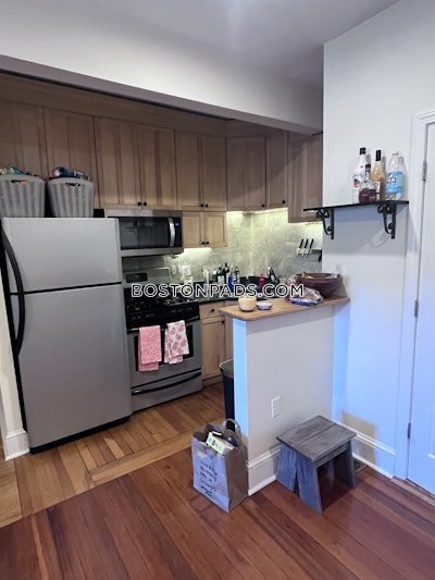 Brookline 3.5 Bed 2 Bath BROOKLINE- WASHINGTON SQUARE $4,400  Washington Square - $4,500 No Fee